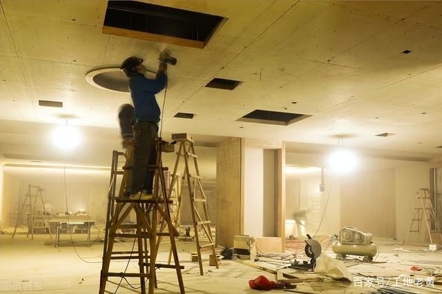 装修施工 英文-施工队，英文？