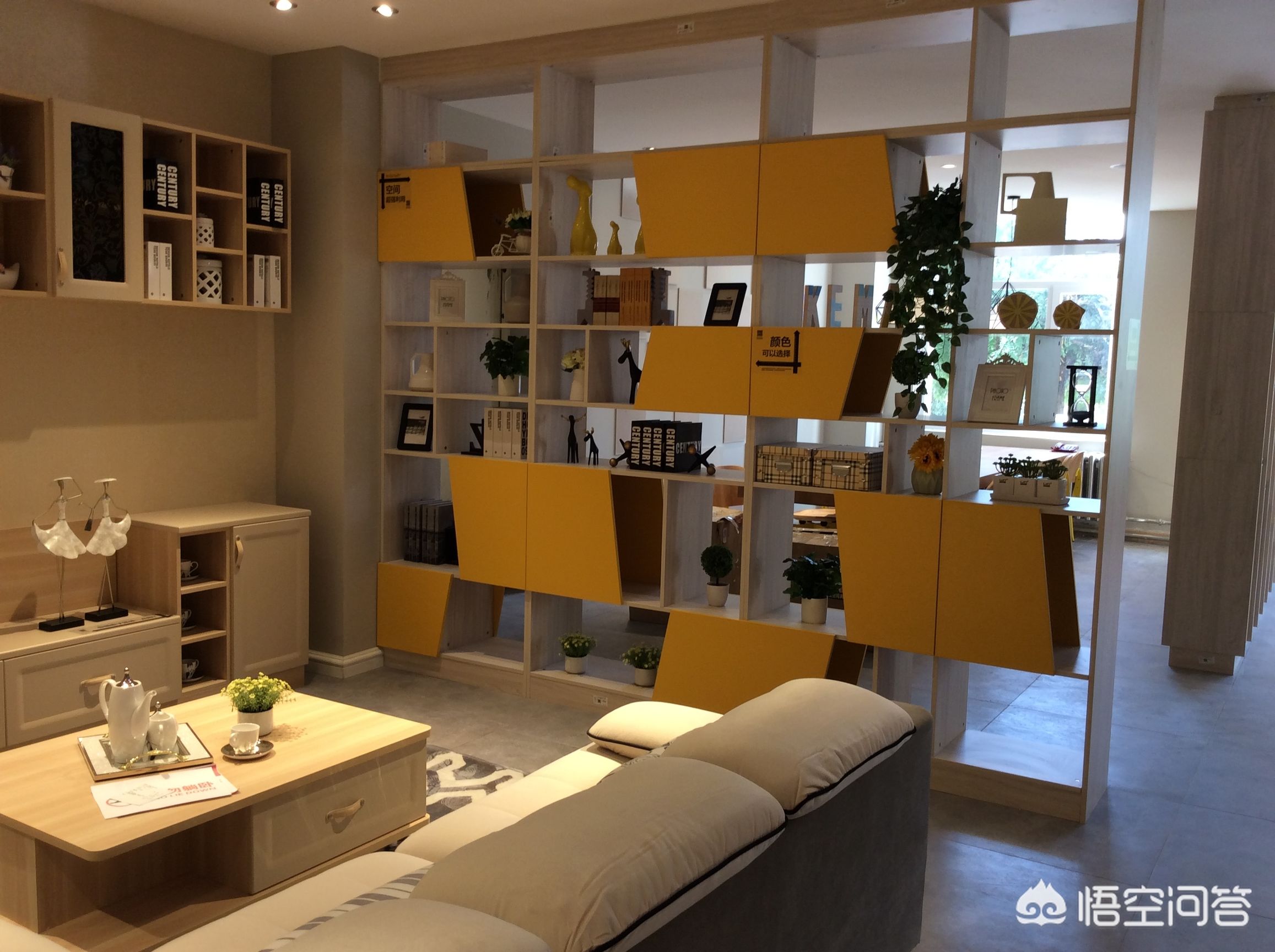 小户型家居设计效果图-小户型大白墙搭配什么家具显得宽敞？