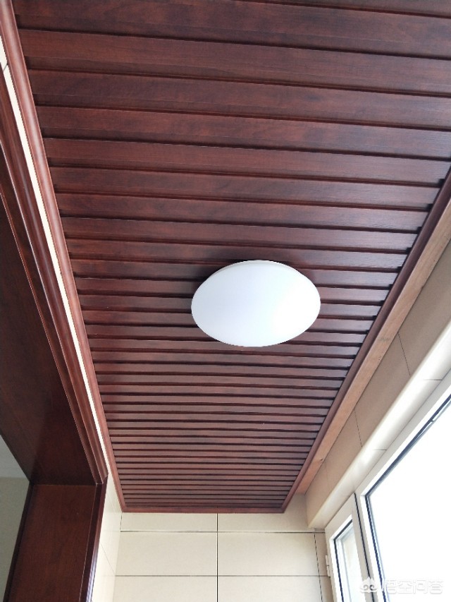 装修吊顶大概需要多少钱-客厅装修吊顶一个平方多少钱？