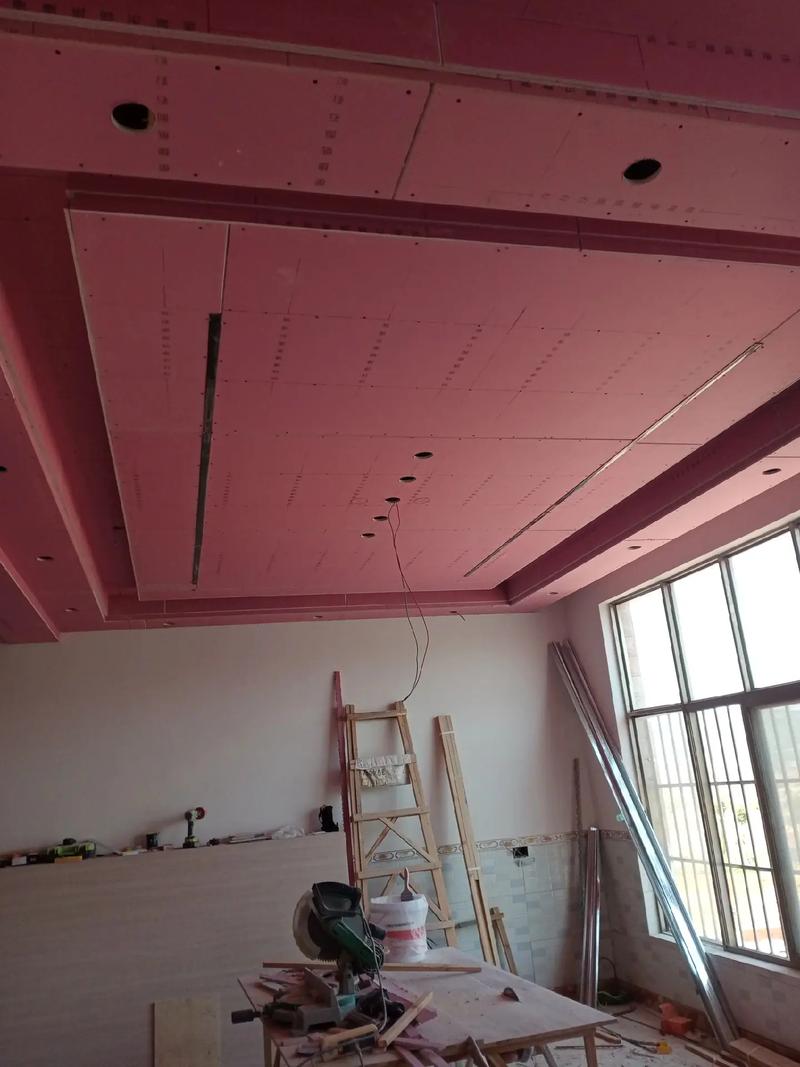 吊顶都有啥材料-木工模板吊顶材料哪种好？