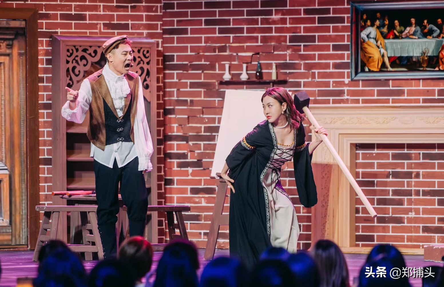 巩汉林小品有哪些-小品《走四方》里巩汉林唱“您看这道菜群英荟萃，要您老八十一点都不贵…”根据什么歌改编？